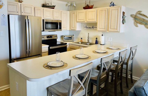 Ocean Isle Beach Condo | Oceanfront condo 2BR direct beach access + pool