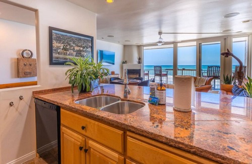 Carlsbad Village Condo | Oceanfront Condo on Sand, Walk to Carlsbad Village