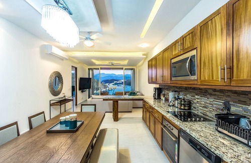 Santa Maria Huatulco Condo | Oceanfront Condo + Rooftop Bar & Beach Access