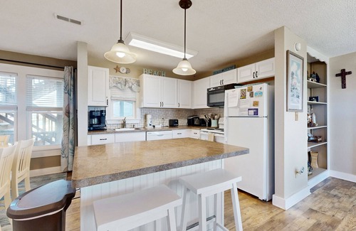 Avon Condo | Oceanfront Condo w/Free WiFi, Central AC, Ocean View, Private W/D, & Shared Pool