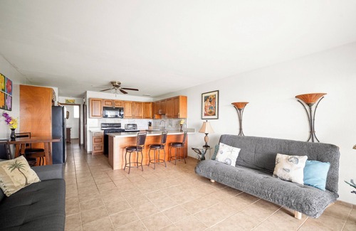 Ualapue Apartment | Oceanfront Condo w/Pool & Grills in Molokai!