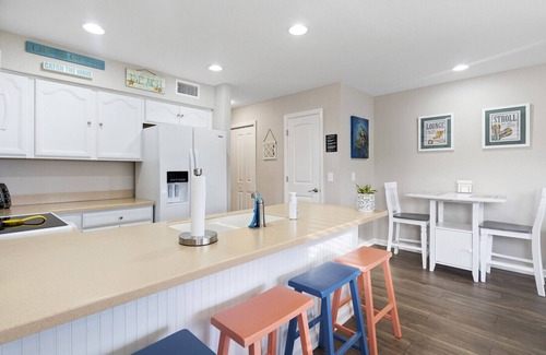 Surf City Condo | Oceanfront Condo w/Views, Pool + Parking