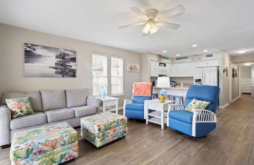 Surf City Condo | Oceanfront Condo w/Views, Pool + Parking