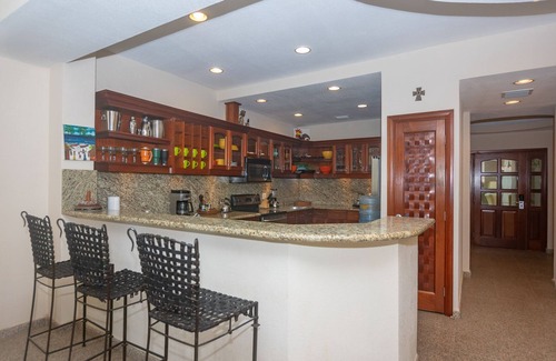 Lawson Rock Condo | Oceanfront condo with private rooftop pool in gated community