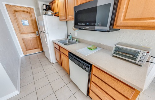 Myrtle Beach Condo | Oceanfront Corner, Low Floor, Ocean Annies, Pools!