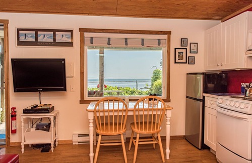 Sekiu Cottage | OceanFront Cottage, Beachwander for miles &/or explore the Olympic National Park