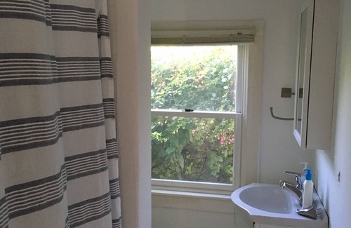 Block Island Cottage | Oceanfront Cottage - 4 BR close to town