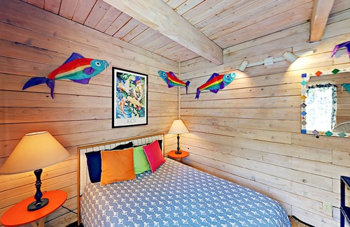 South Beach House | Oceanfront Cottage on the Central Oregon Coast - 10 Minutes to Newport