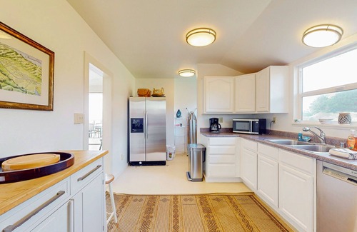 Philo Cottage | Oceanfront cottage with deck, stunning 180-degree views & 7.5 acres