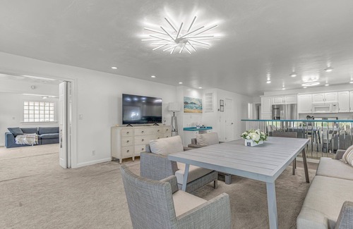 Cottage Line House | Oceanfront Cozy Beach Duplex