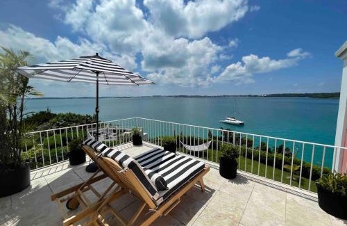 Sandys House | Oceanfront Dock of the Bay Retreat