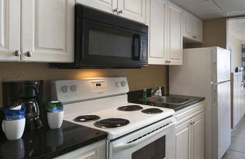 Myrtle Beach Resort | Oceanfront Efficiency w/ Great View + Official On-Site Rental Privileges