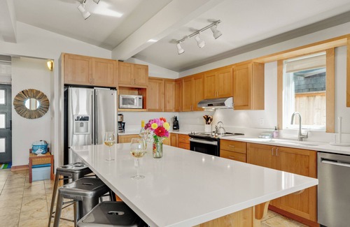 Manzanita House | Oceanfront Getaway MCA#1236-Gorgeous duplex home right on the beach. DOGS ok.