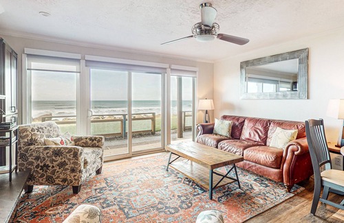 Neskowin Condo | Oceanfront ground-level condo with fireplace & updated kitchen - dog-friendly