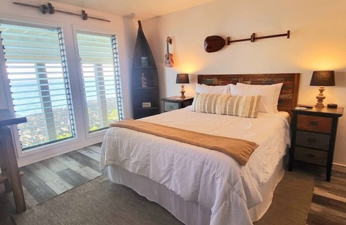 Kapoho Apartment | Oceanfront Hideaway. Watch Whales. Sleep to Waves!