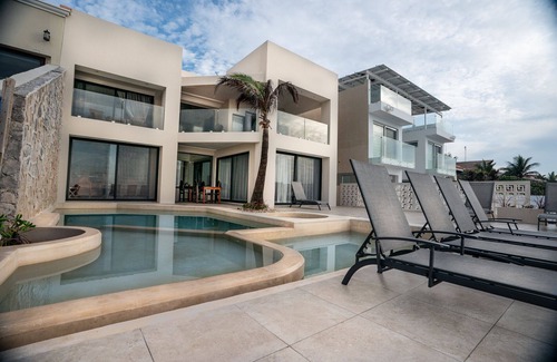 Puerto Aventuras Villa | Oceanfront Home w/private pool!