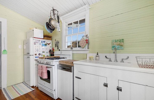 Charleston County House | Oceanfront Home/Pet Friendly/Screened Porch/4 Bedrooms/1 Bath/Sleep 8