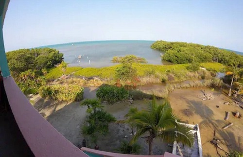 Caye Caulker House | Oceanfront home; Rooftop deck; Fabulous views; Upper level apartment