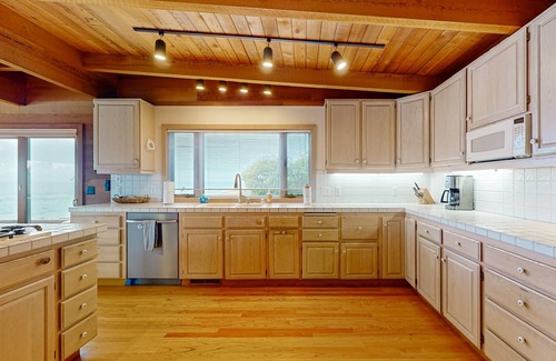 Fort Bragg House | Oceanfront home steps to the beach with impressive ocean & cove views & deck