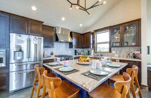South Beach House | Oceanfront Home w/Hot Tub, Sauna, 8 Mi to Newport
