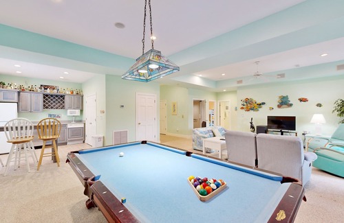 Hatteras House | Oceanfront home with ocean view, private hot tub & pool, & washer/dryer