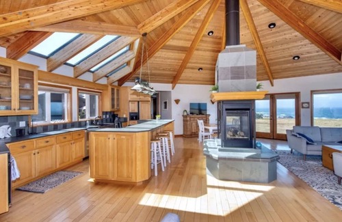 Fort Bragg House | Oceanfront home with amazing views and privacy