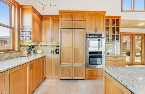 Sea Ranch House | Oceanfront home with private hot tub, beautiful courtyard & shared pools/saunas
