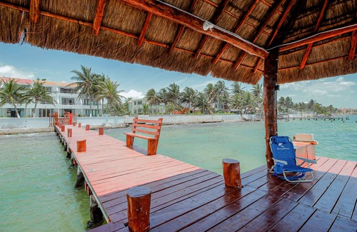 Puerto Juarez House | Oceanfront house in Cancun with private pier