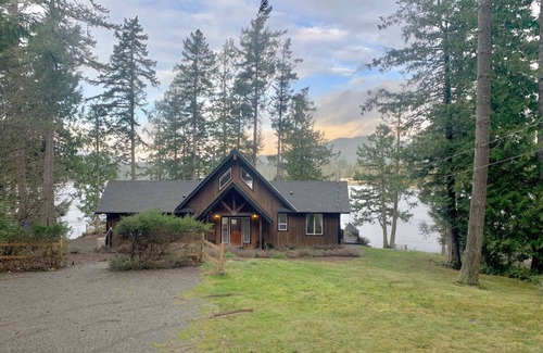 East Sooke House | Oceanfront House on 3 Acres with Hot Tub and Private Beach and Dock