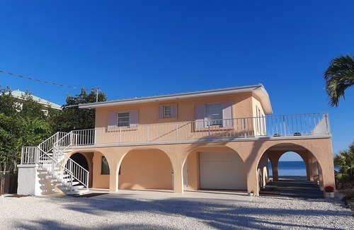Summerland Key House | Oceanfront house private beach & protected dockage for up to 36' boat