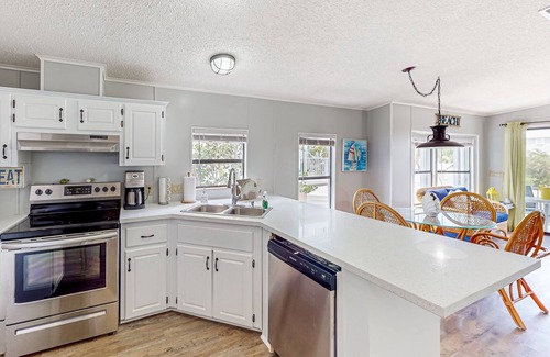 Sexton Cove Estates House | Oceanfront house with water view, balcony, central AC, deck, & W/D - 2 dogs OK