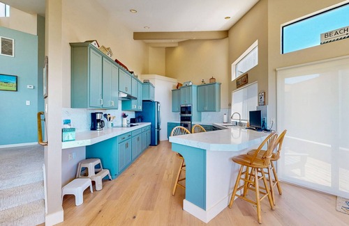 Sea Ranch House | Oceanfront house with shared pool, private hot tub, modern decor, & meadow views