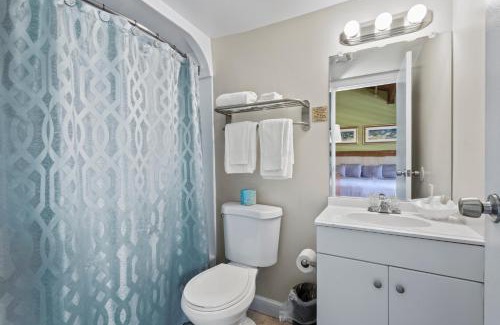 Fort Pierce Hotel | Oceanfront Inn, Inlet View Room, King Bed, #14