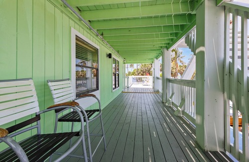 Fort Pierce Hotel | Oceanfront Inn, Partial Ocean View, King Bed, #7