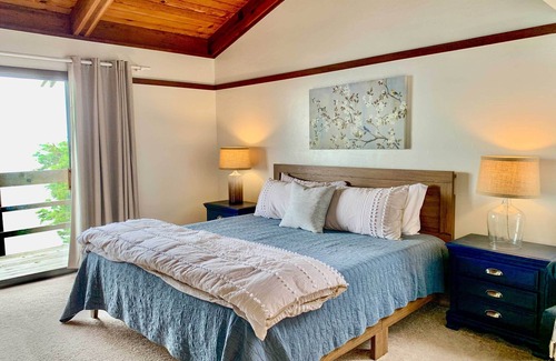 Manchester House | Oceanfront Irish Beach Home: Private Beach Access!