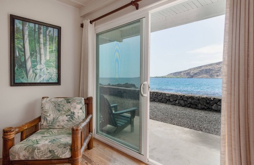 Honaunau-Napoopoo House | Oceanfront Kealakekua Bay Retreat w/Breathtaking Views from Every Room
