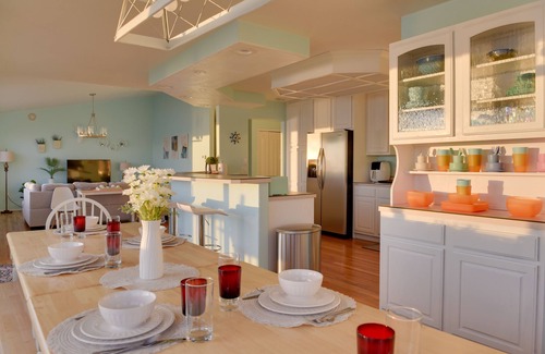 Kenai Villa | Oceanfront Kenai Villa w/Fireplace & Deck