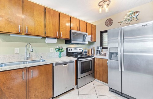Kailua-Kona Condo | Oceanfront Living in Kona – 2BR/2BA Condo with Panoramic Views