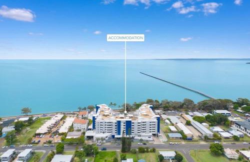 Urangan Apartment | Oceanfront Luxe Suite - Sub Penthouse