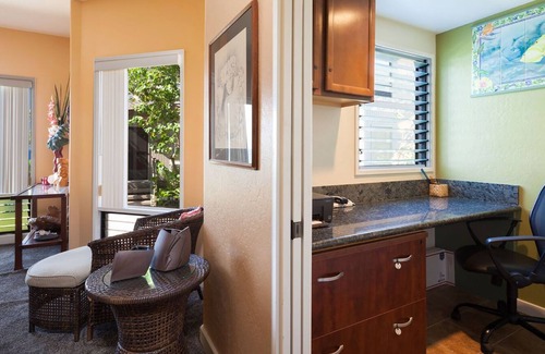 Keauhou Condo | Oceanfront Luxurious Kona Condo at Kanaloa with 2 king beds