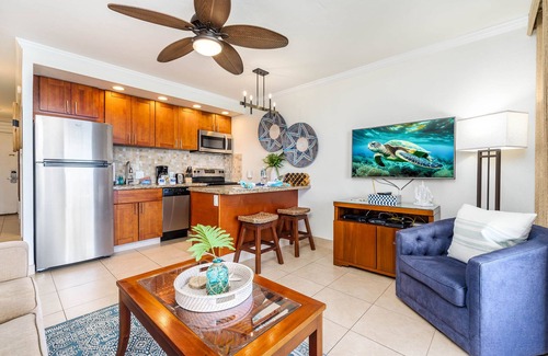 Honokowai Condo | Oceanfront Luxury | Best View at Kuleana | AC | Pool | Lanai 614
