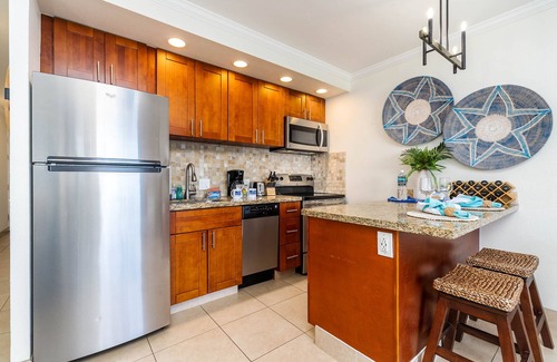 Honokowai Condo | Oceanfront Luxury | Best View at Kuleana | AC | Pool | Lanai 614