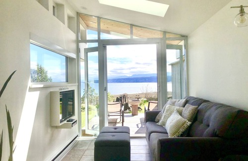 Denman Island House | Oceanfront Luxury Guest Suite and Sauna in a Rustic Natural setting