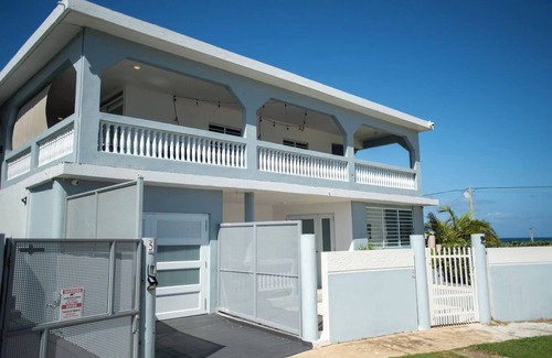 Vega Baja Apartment | Oceanfront Oasis Home at the Beach
