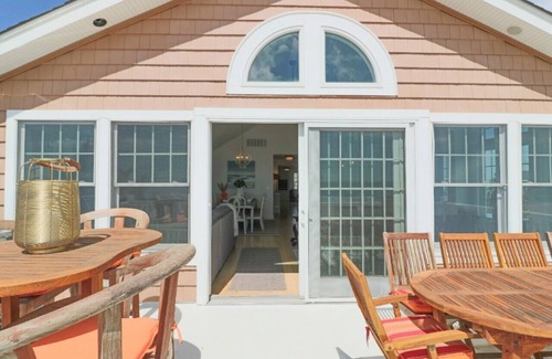 Surf City House | OCEANFRONT OPEN FOR FALL AND HOLIDAY SEASON 5 BEDROOM NEWLY REMODELED