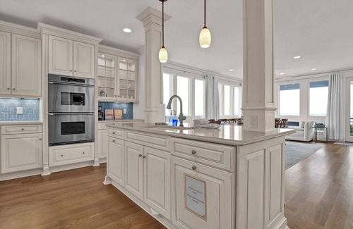 Wrightsville Beach House | Oceanfront Paradise: Direct Beach Access, Media Room and Nearby Hotspots!