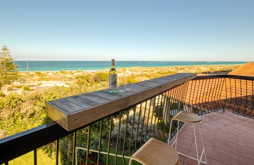 Trigg Villa | Oceanfront Panoramic Views at Scarborough Beach