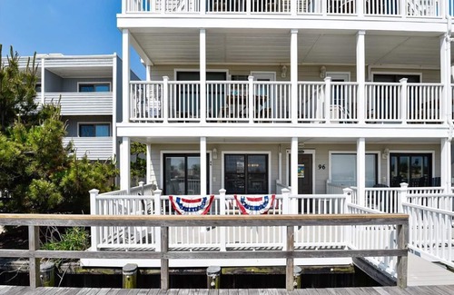 Bethany Beach Condo | Oceanfront, Pristine 1br 1 Ba Condo, Relax And Rejuvenate By The Sea.