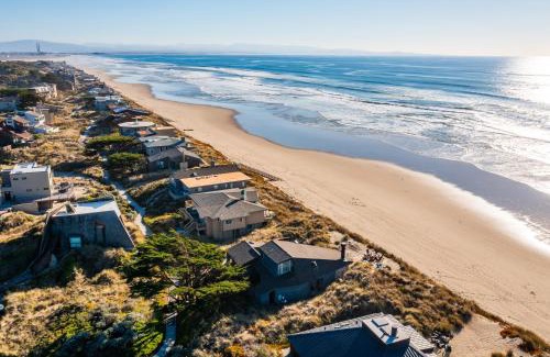 Watsonville House | Oceanfront Retreat on Pajaro Dunes Beach