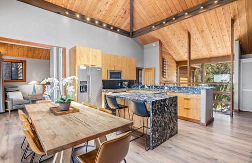 Watsonville House | Oceanfront Retreat at Pajaro Dunes. Beach Access, Hot Tub, BBQ, Pool Table.